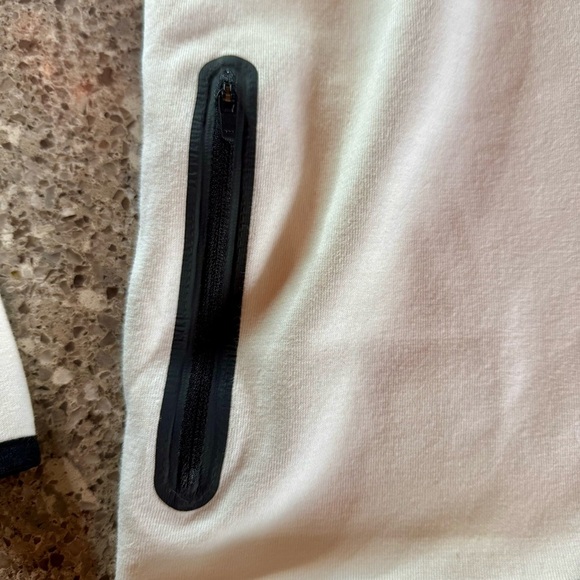 Nike Sportswear Tech Fleece Women's Full Zip Cape Hoodie - Size S - White - Picture 4 of 16